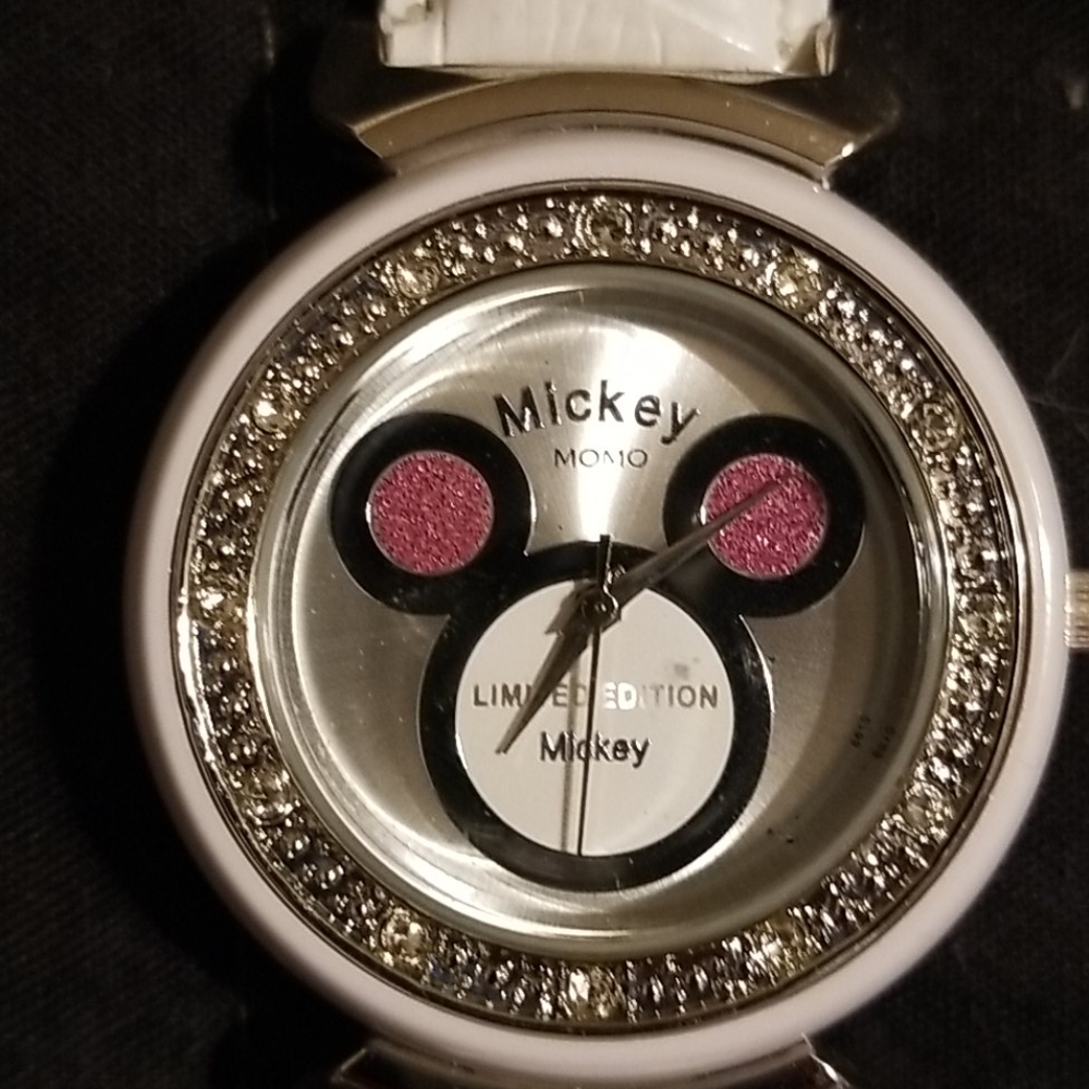 Mickey Mouse womens watch - Picture 5 of 7